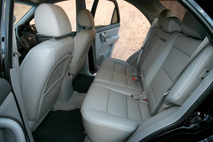  Kia Sorento 2006 года  (фото 19 из 57)